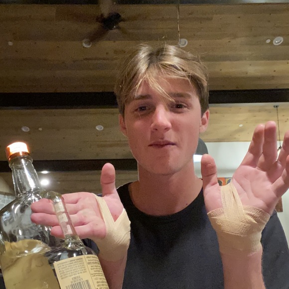 Meet your Posher, Colin - Picture 1 of 1